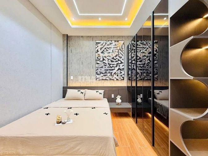 Đi nước ngoài định cư bán gấp nhà ở đường Trần Trọng Cung, phường Phú 