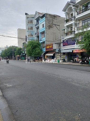 Bán nhà Mặt tiền Phạm Văn Bạch, ngang 6,2m, dài 20m, 20 tỷ