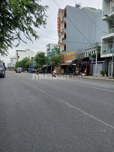 Bán nhà Mặt tiền Phạm Văn Bạch, ngang 6,2m, dài 20m, 20 tỷ