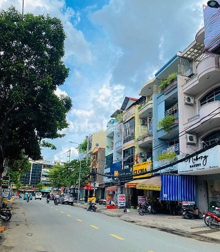 Giá 18 tỷ cần bán nhà mặt tiền Bùi Đình Tuý, P24, Quận Bình Thạnh