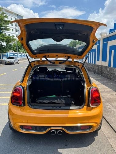 Mini Cooper nhập khẩu Hà Lan màu vàng chính chủ, biển TP.HCM