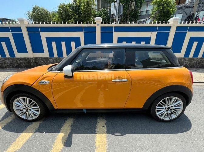 Mini Cooper nhập khẩu Hà Lan màu vàng chính chủ, biển TP.HCM