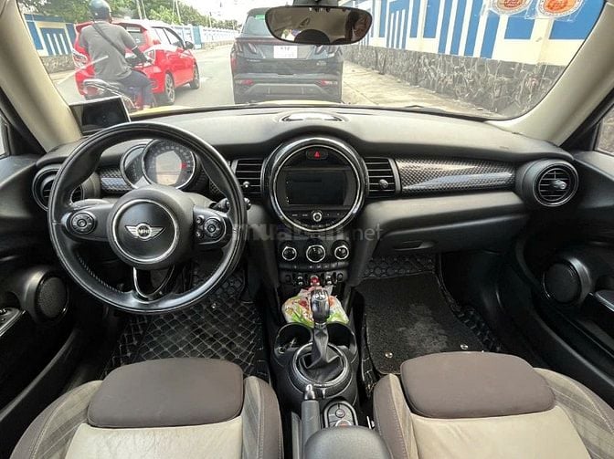 Mini Cooper nhập khẩu Hà Lan màu vàng chính chủ, biển TP.HCM