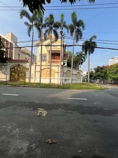 Bán biệt thự KDC Thạnh Xuân, P. Thạnh Xuân, Q.12: 15 x 20, giá 21 tỷ