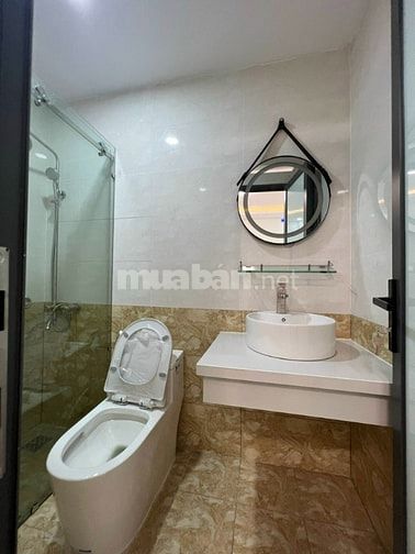 CHDV  Ngay chợ Cây Quéo, 50m2, 5 Tầng, 6P Full nội thất, Giá 6.8 tỷ TL
