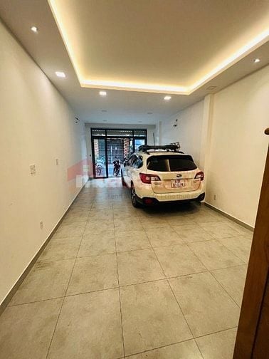 Cho thuê nhà nguyên căn mặt tiền đường xe hơi - con đường sầm uất phố 