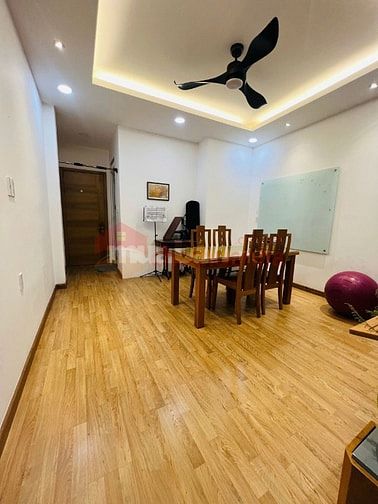 Cho thuê nhà nguyên căn mặt tiền đường xe hơi - con đường sầm uất phố 