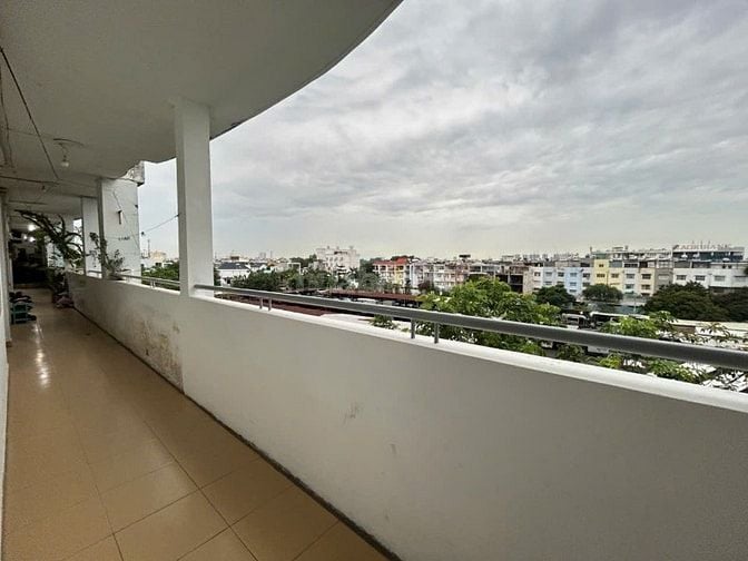 CC III Bùi Minh Trực, P5, Q8, 44,3m2 SỔ SẴN CC LIỀN . HHMG 20TR