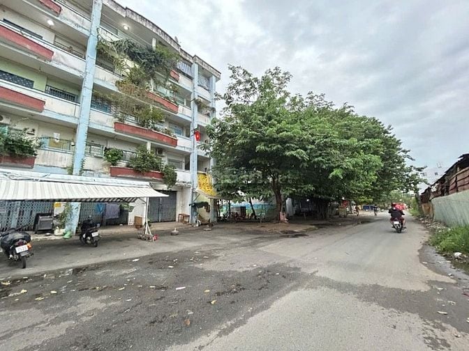 CC III Bùi Minh Trực, P5, Q8, 44,3m2 SỔ SẴN CC LIỀN . HHMG 20TR