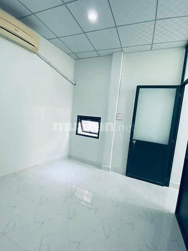 Bán Gấp Nhà mới ở ngay 21m2, 2 tầng - Gần BV Quận 5 Giá 2 tỷ x,