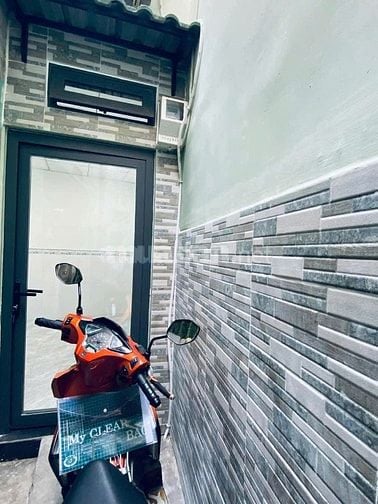Bán Gấp Nhà mới ở ngay 21m2, 2 tầng - Gần BV Quận 5 Giá 2 tỷ x,