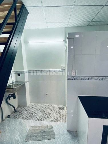 Bán Gấp Nhà mới ở ngay 21m2, 2 tầng - Gần BV Quận 5 Giá 2 tỷ x,