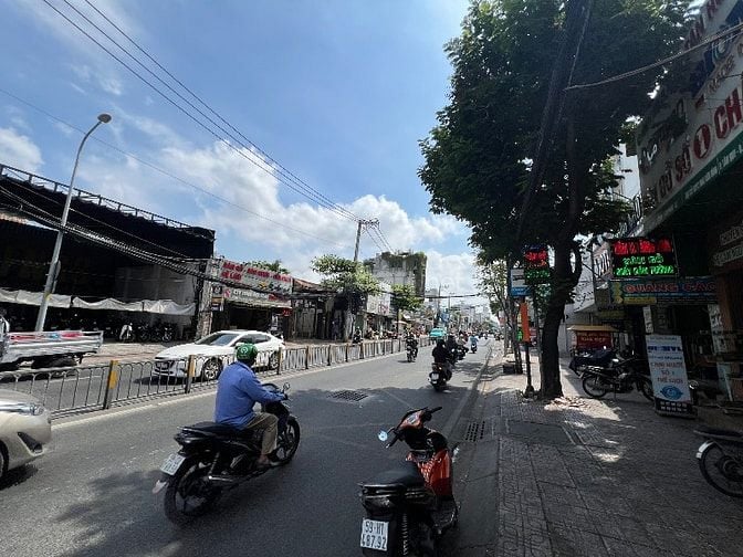 Bán nhà mặt tiền Nguyễn Thị Thập, Qhận 7