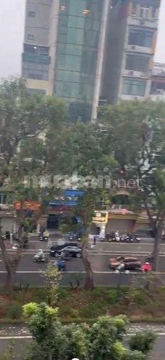 Bán 304m2 sàn thương mại dịch vụ toà D2 mặt đường giảng võ.