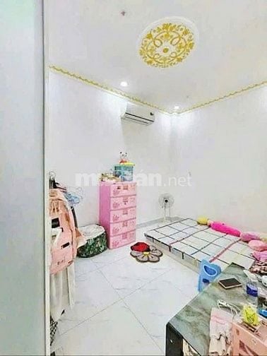 Bán Gấp nhà NGAY CHỢ BÌNH CHÁNH đang cho thuê 8,5tr/tháng, SHR, 830tr