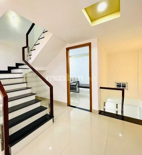 Chính chủ bán nhà Thái Phiên, Quận 11 – 1 trệt 2 lầu ST – giá 2,73 tỷ