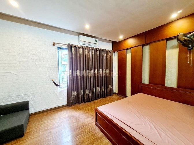 Bán nhà phân lô ngõ 28 Nguyên Hồng, ô tô tránh có vỉa hè, 72m2, 6 tầng
