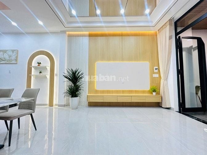 🍀 Nhà K556 Hoàng Diệu , cach đường chính 20m , sát chợ mới . - 2 tang