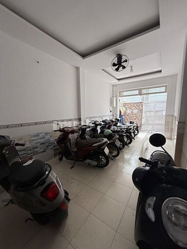 CHDV 8 phòng, Lê Văn Sỹ Phú Nhuận 60m2(3.5x16m) 4 tầng, dòng tiền 40tr