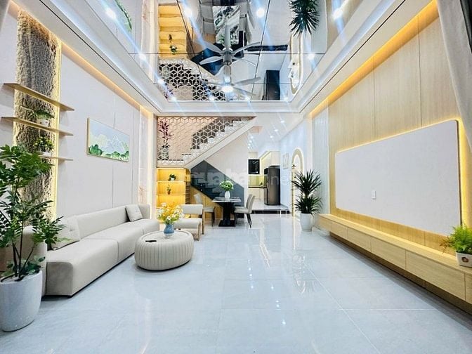 🍀 Nhà K556 Hoàng Diệu , cach đường chính 20m , sát chợ mới . - 2 tang