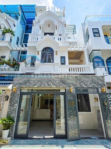 Kẹt ngân hàng cần bán rẻ nhất khu vực Nhà Bè, D 6 x17m, 3 lầu, ST. 