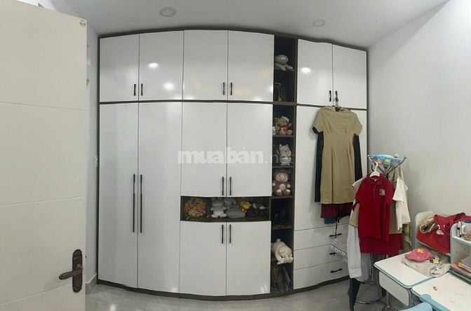 Kẹt ngân hàng cần bán rẻ nhất khu vực Nhà Bè, D 6 x17m, 3 lầu, ST. 