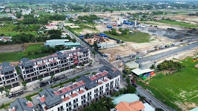 SANG GẤP LÔ ĐẤT MẶT TIỀN ĐƯỜNG 3/2_SỔ SẲN_XÂY TỰ DO_TIỆN KD MUA BÁN