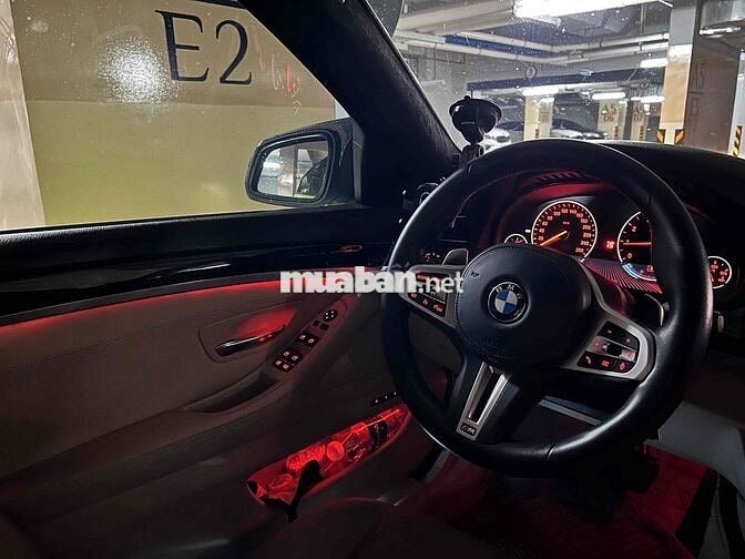 BMW 5 Series 2015 520i - 70 km zin đét