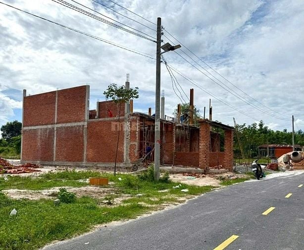 cần bán đât mặt tiền đường nhựa 9m ngay mỹ phước  bến cát bình dương