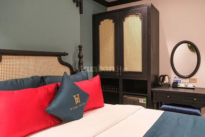 Bán Khách Sạn Phố Hàng Thiếc Xây Mới 8 Tầng 30 Phòng Mặt Tiền 5,3M