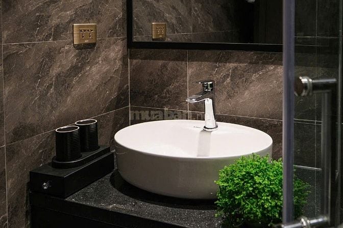 Bán Khách Sạn Phố Hàng Thiếc Xây Mới 8 Tầng 30 Phòng Mặt Tiền 5,3M