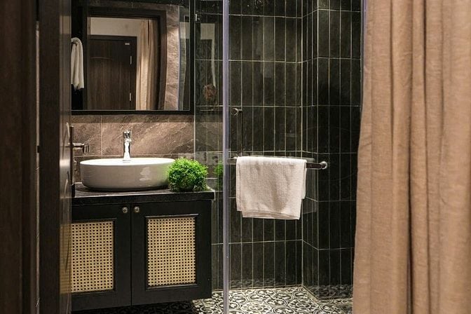 Bán Khách Sạn Phố Hàng Thiếc Xây Mới 8 Tầng 30 Phòng Mặt Tiền 5,3M