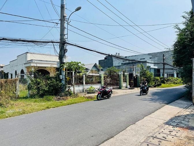 BÁN GẤP LÔ ĐÂT 400M2,MẶT TIỀN BÙI THỊ HE,THỊ TRẤN CỦ CHI,GIÁ RẺ 420TR
