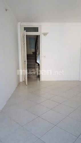 Cho thuê nhà chính chủ, diện tích sàn 30m2 4 tầng 1 tum nhà riêng biệt