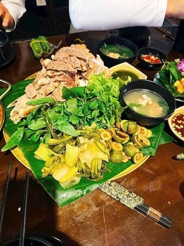 Nhượng nhà hàng khu Hào Nam, 80m2x 5 tầng, hđ thuê lâu dài 