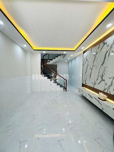 Nhà mới, 3 tầng, hẻm ô tô 5m, Âu Dương Lân Quận 8.