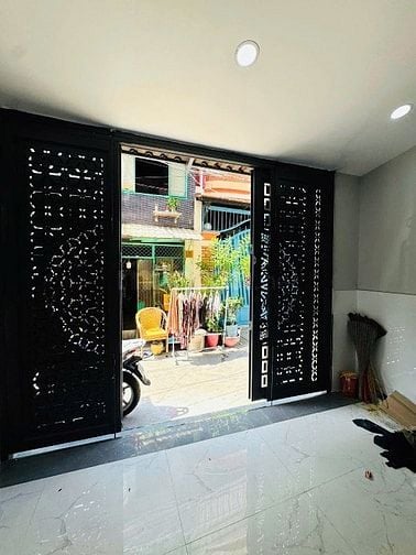 Nhà mới, 3 tầng, hẻm ô tô 5m, Âu Dương Lân Quận 8.