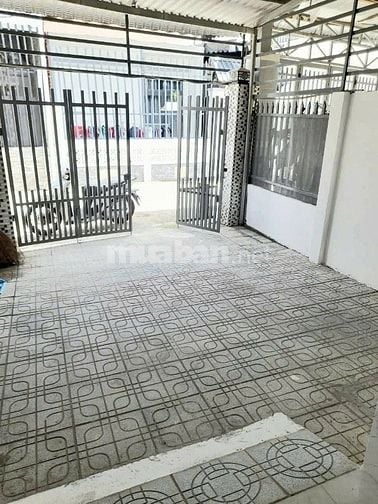 Kẹt Tiền Cần Bán Nhà C4 dt 124m² Sổ Hồng Riêng 890 Triệu