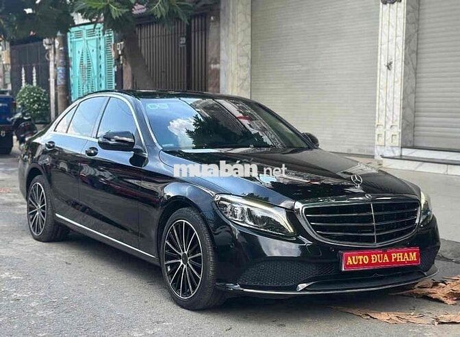 Mercedes Benz C Class 2020 C200 Exclusive  - 65000