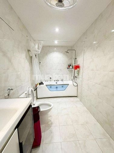 Nhà đẹp vị trí vàng Q4, 4x30m, 3 tầng, chỉ 10 tỷ