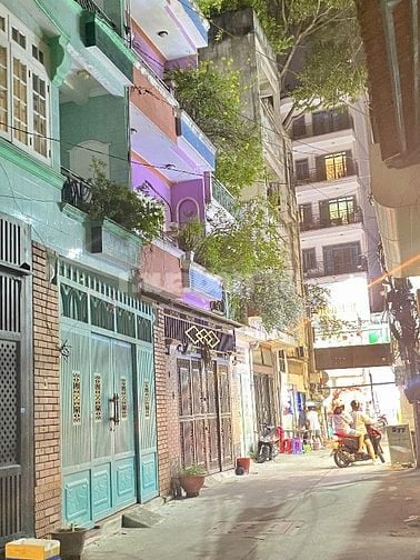 Bán nhà 118/…Trần Quang Diệu, P14, Q3. Hẻm xe tải
