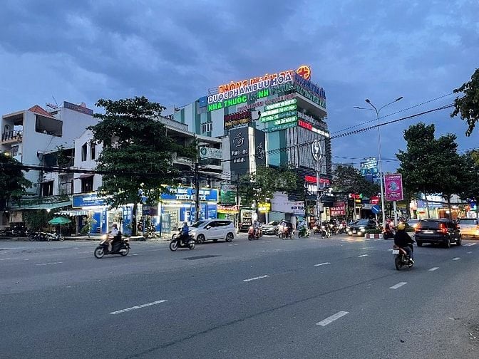 Cho thuê Toà nhà mới đẹp 100% , có thang máy đường Đồng Khởi Biên Hòa