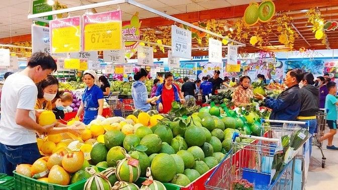 Tuyển sinh viên, người trung tuổi làm bán hàng, tạp vụ, thu ngân 