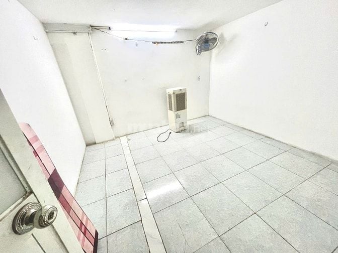 PHÒNG TRỌ LẦU 3, 25 SƯ VẠN HẠNH, PHƯỜNG 9, QUẬN 5
