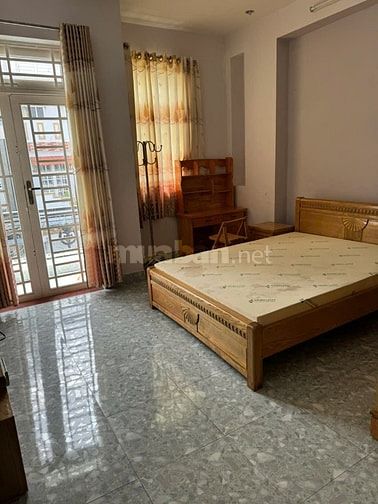 Cho thuê nhà nguyên căn , 2 lầu , 3pN . Giá 12 triệu / tháng 