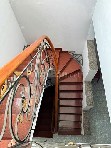 Cho thuê nhà nguyên căn , 2 lầu , 3pN . Giá 12 triệu / tháng 