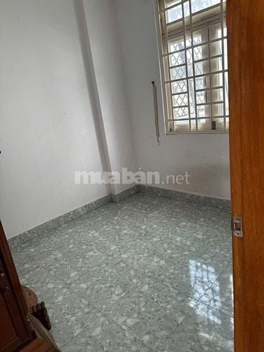 Cho thuê nhà nguyên căn , 2 lầu , 3pN . Giá 12 triệu / tháng 