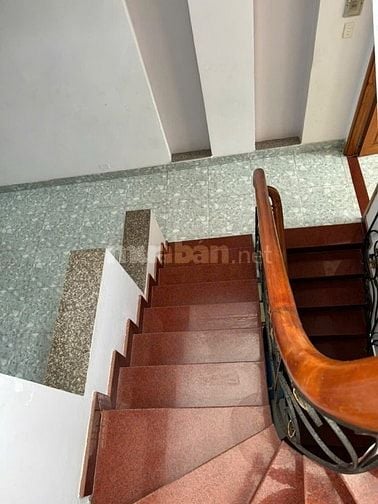 Cho thuê nhà nguyên căn , 2 lầu , 3pN . Giá 12 triệu / tháng 
