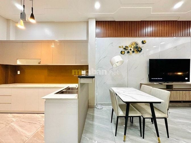 Khan hiếm tầm giá! Hẻm đẹp 6m ở Lê Văn Sỹ Quận 3 DT: 4.5x15m nở hậu 