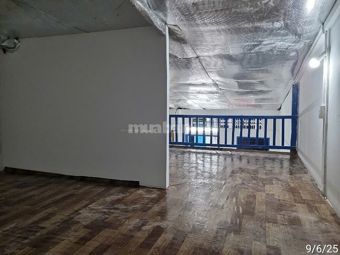 Nhà cấp 4, trống, nguyên căn, trong hẻm 327/31, Tôn Thất Thuyết, P1 Q4